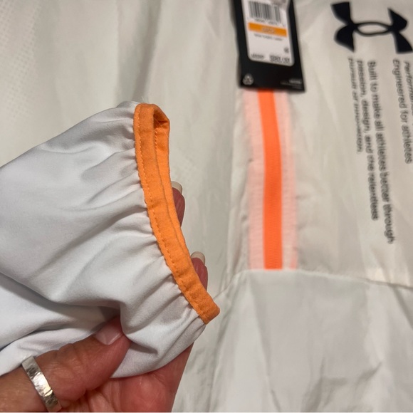 NWT Under Armour Women's UA Woven Graphic Rain Activewear Jacket - Picture 6 of 9